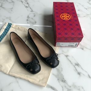 Tory Burch black leather Laila flat with bow